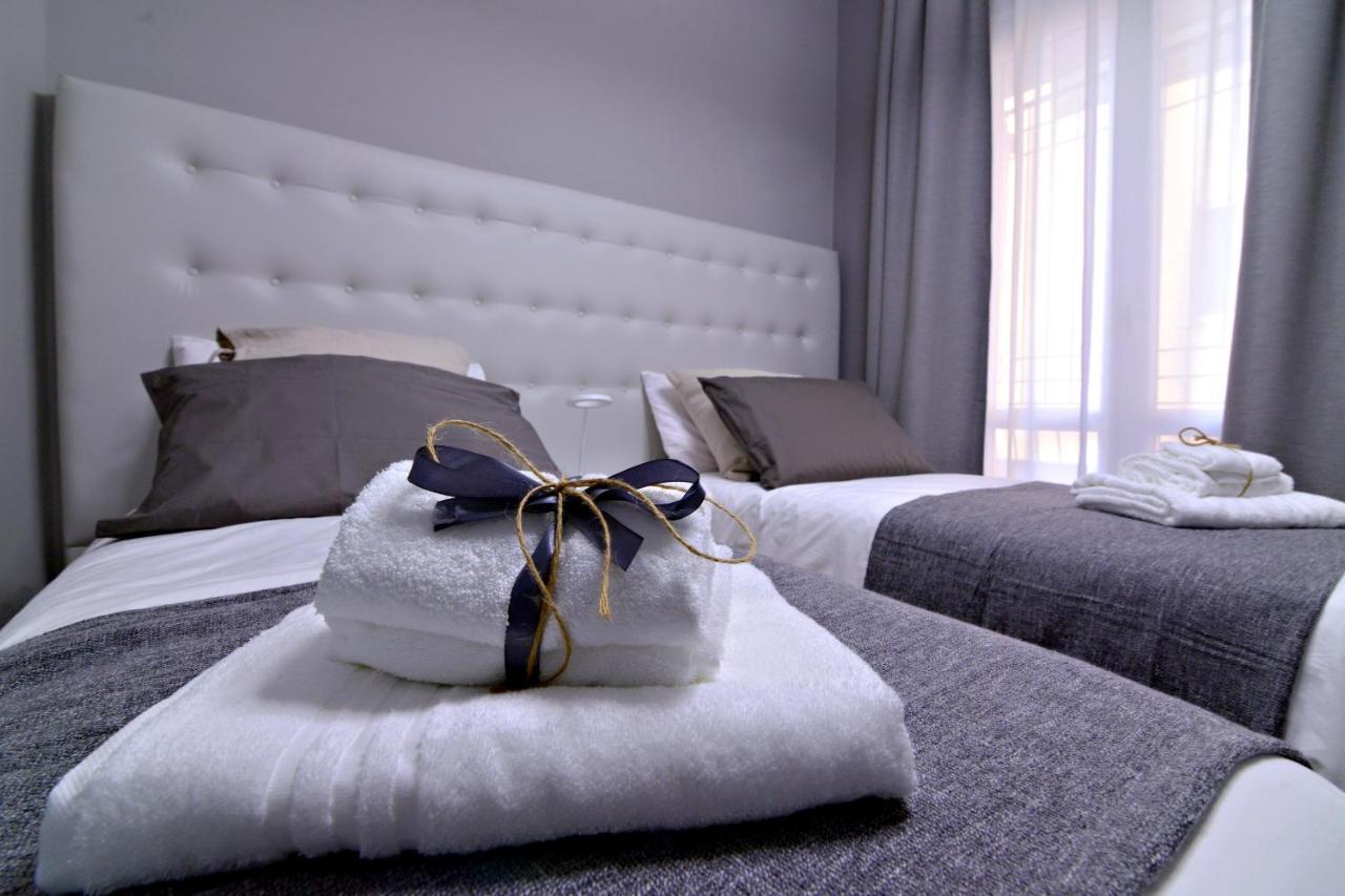 Hotel Dalmazia 33 Salerno Esterno foto